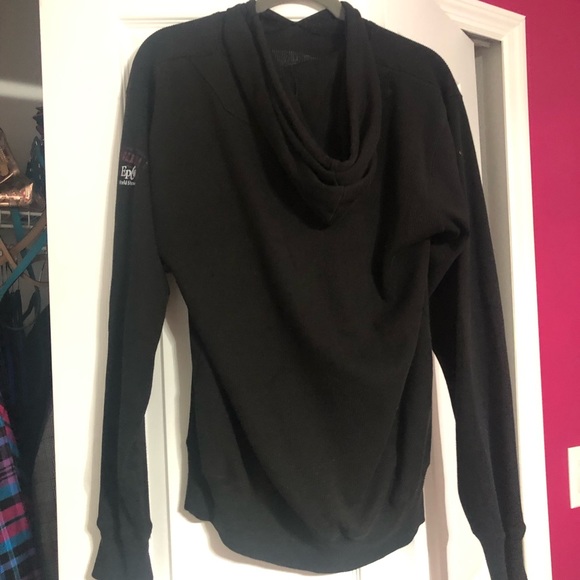 Canada Thermal Sweatshirt Disney Epcot - Picture 5 of 5